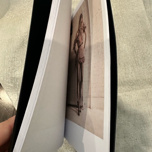 Ysl spring 2021 fashion book - Picture 2 of 2